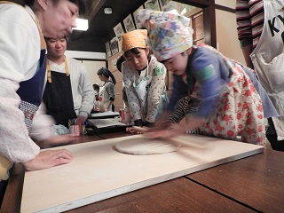 「町家deうどん」実施の様子